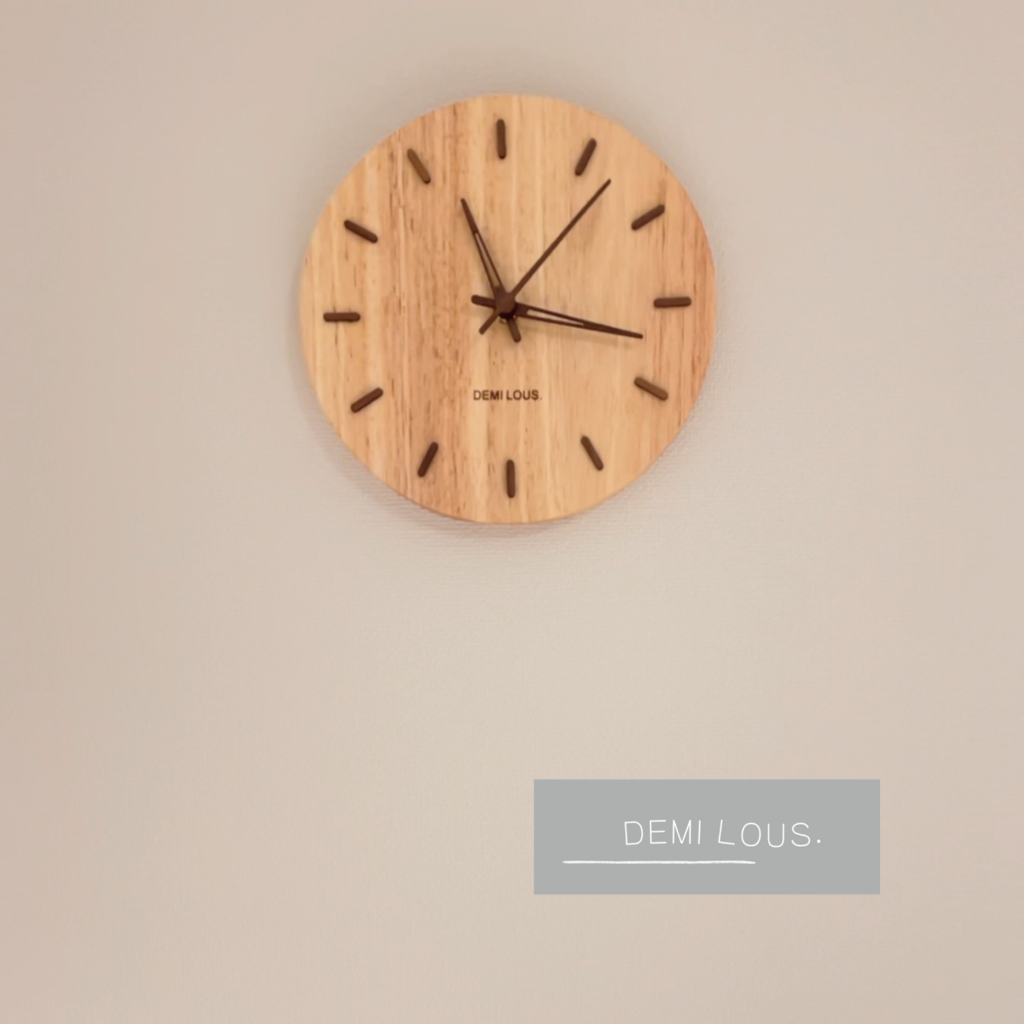DEMI LOUS. 無垢の木 掛け時計 置き時計 22cm 2WAY 兼用 木製 静音 ナチュラル