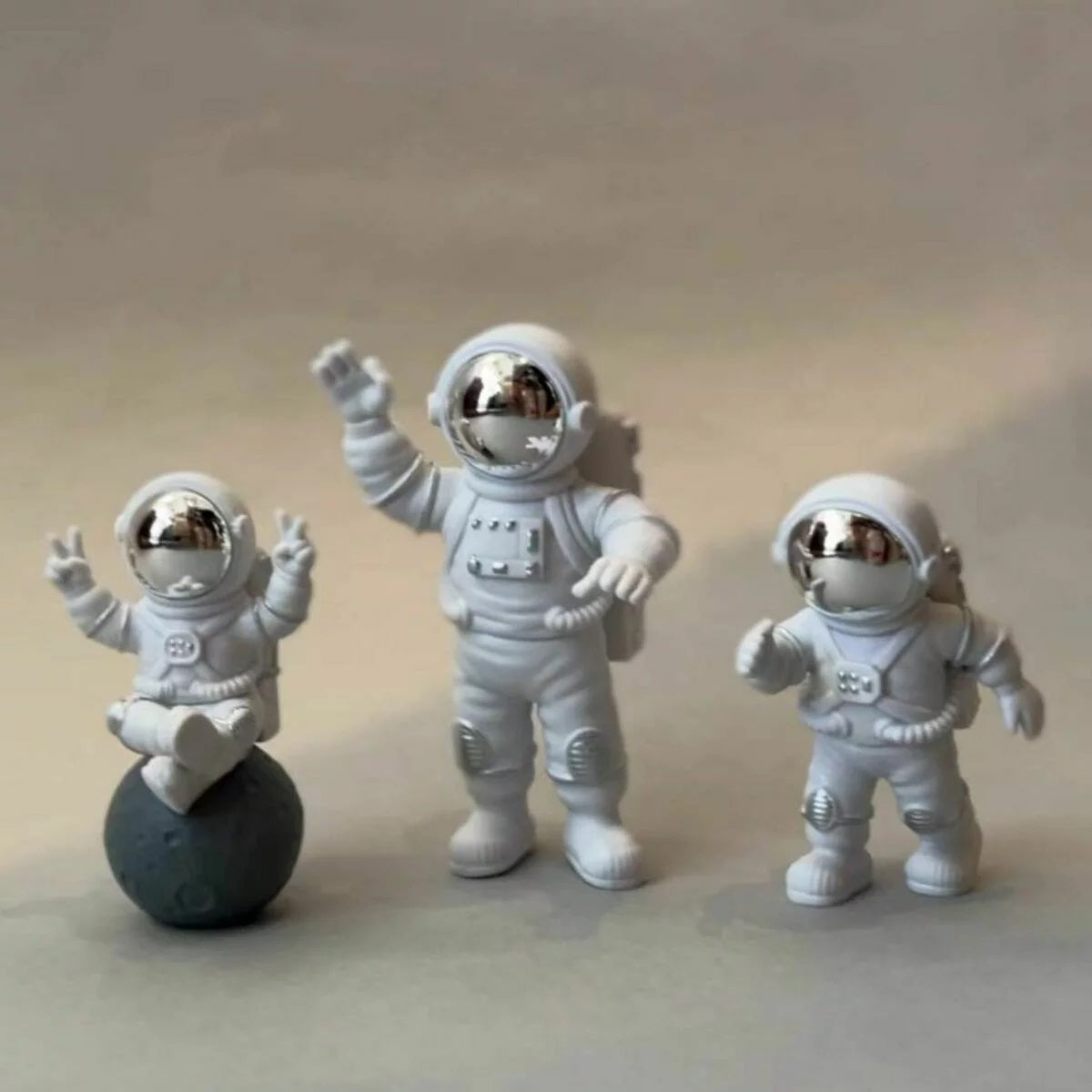 宇宙飛行士の置物セット