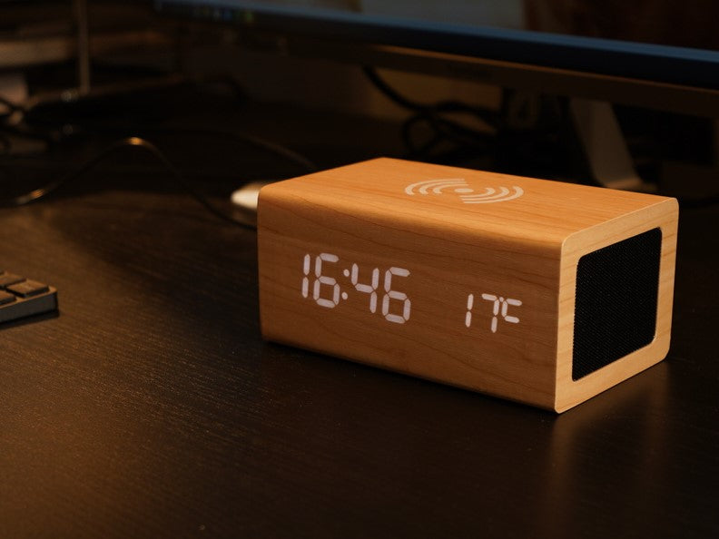 多機能スピーカー時計｜bluetoothスピーカー ワイヤレス充電 温度計機能  木目調